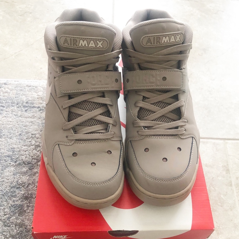 NIKE: AIR FORCE MAX